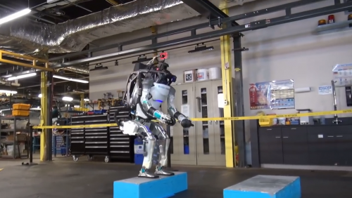 天啦嚕！被谷歌賣掉的機器人不僅會跳躍，還會後空翻？！